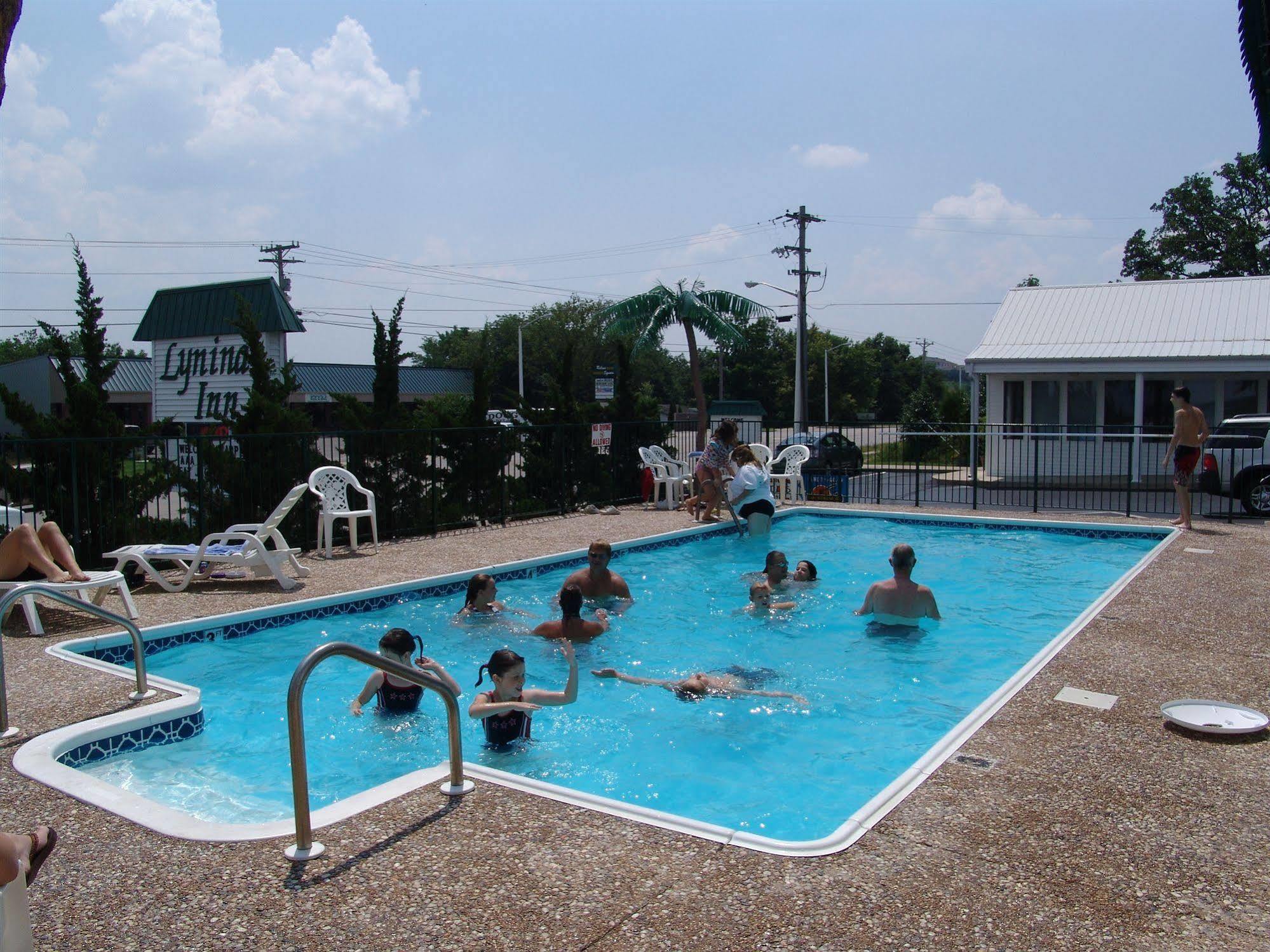 Super 8 By Wyndham Branson - Shepherd Of The Hills Exwy Exterior photo